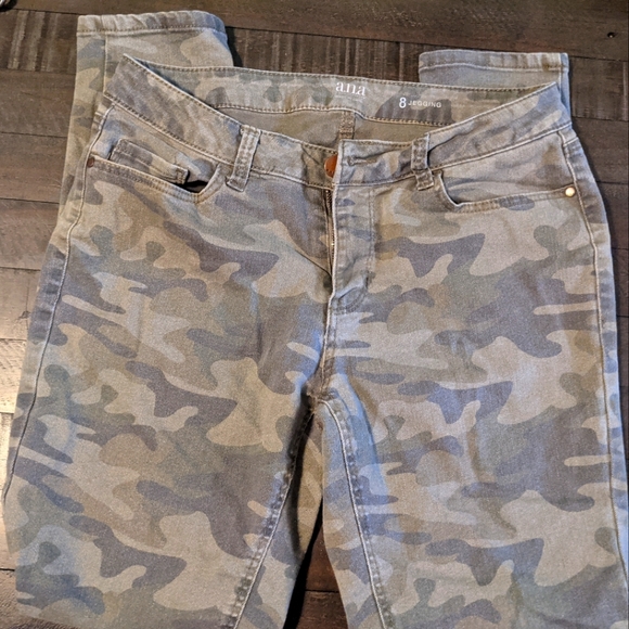 Women's ANA A New Approach Camo Jegging Size 8 - Picture 1 of 3